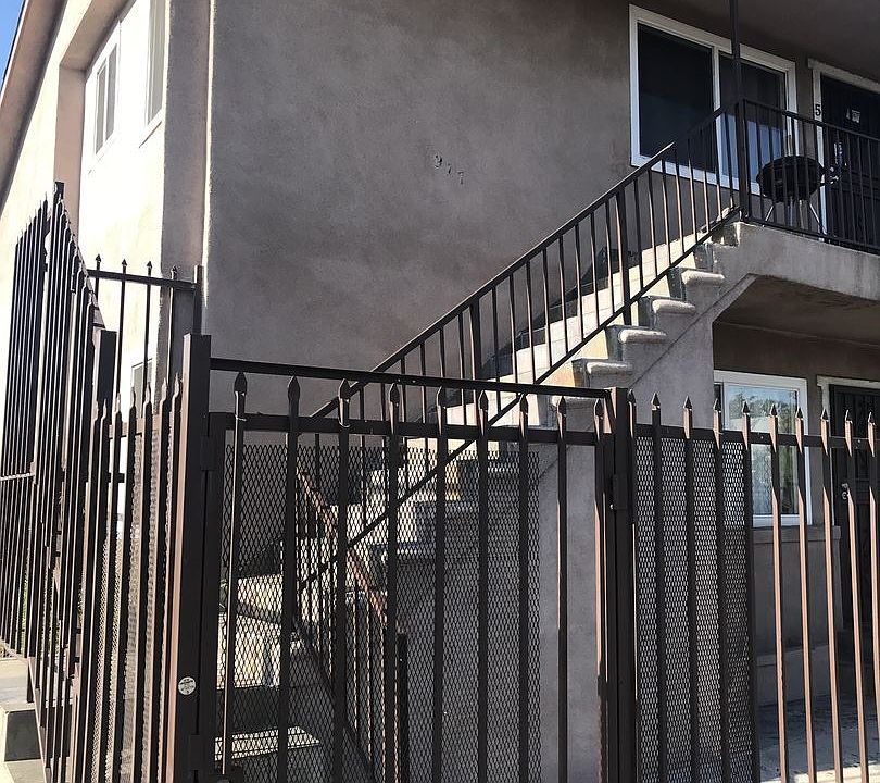 1st image of 977 W 46th St APT 3