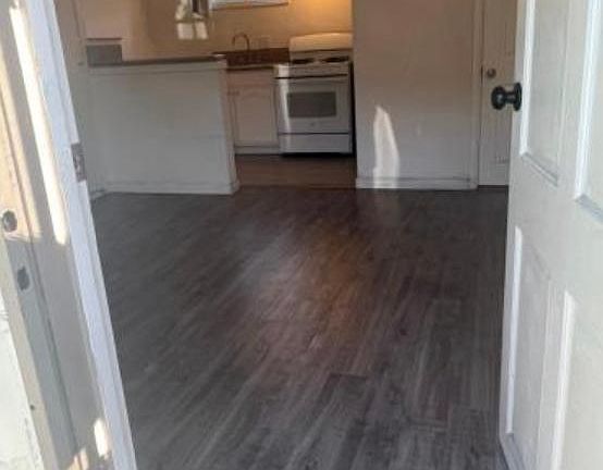 2nd image of 437 W 54th St