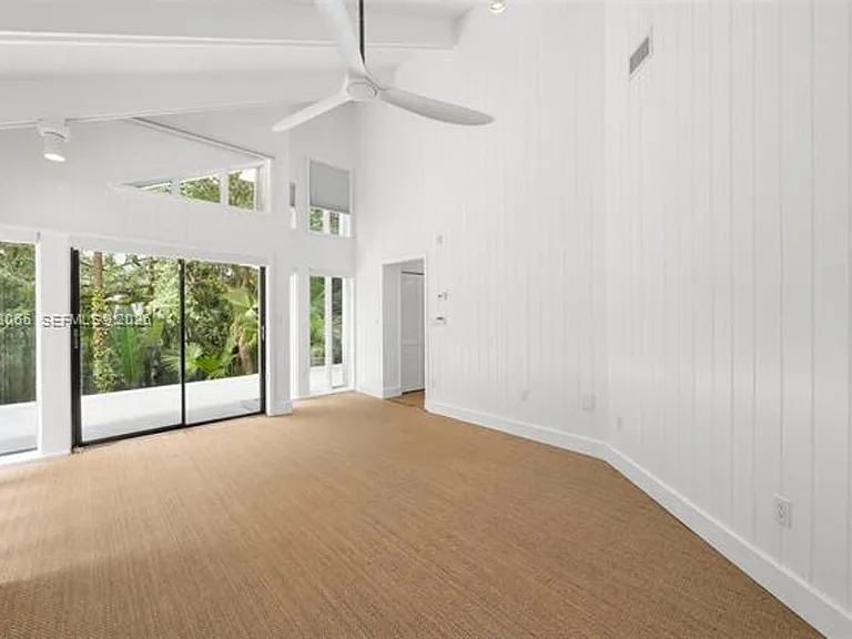 5600 Oakwood Ln #5600 — Photo 13