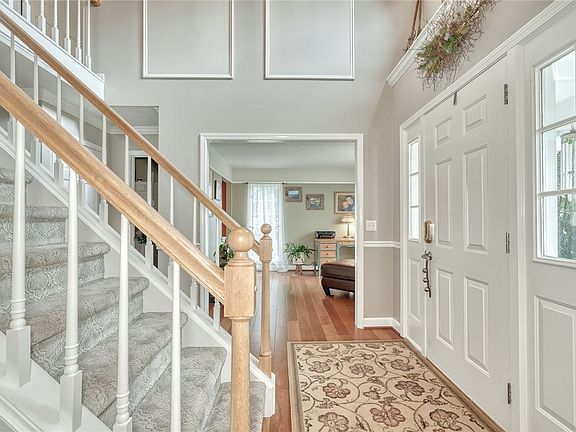 4th image of 1473 Chigwell Ln N