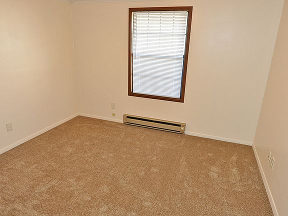 5th image of 861 Logan Ave NW