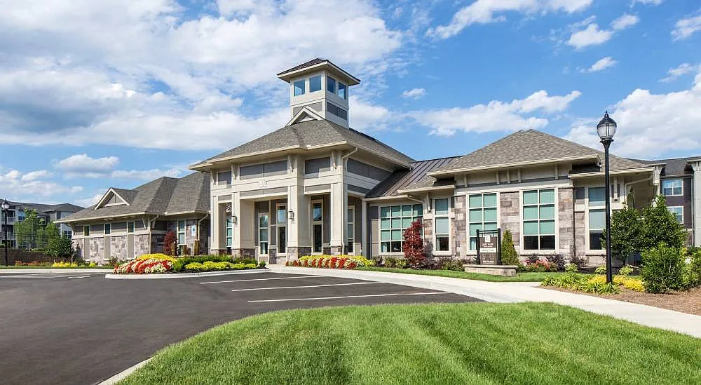 Legacy Lake Norman — Photo 1