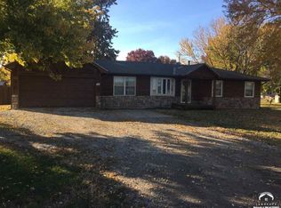 208 Willow Ln, Perry, KS 66073
