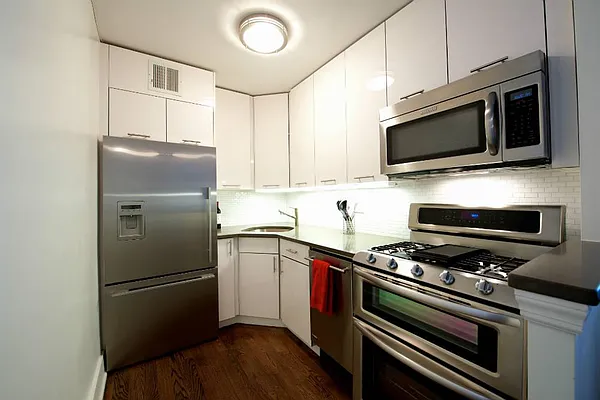 Rented by Town Residential | media 9