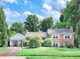 7021 Westbury Rd, Mc Lean, VA 22101