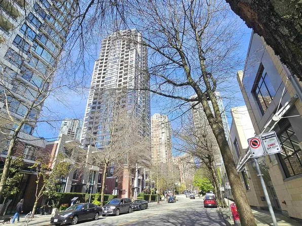 909 Mainland St #1502, Vancouver, BC V6B 1S3