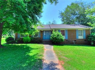 5701 Idlebrook Dr, Charlotte, NC 28212