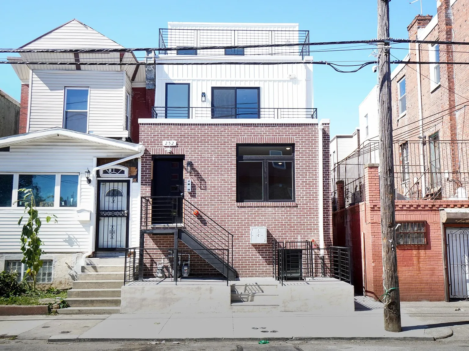 252 N 61ST — Photo 1