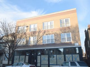 3804 W Montrose Ave #201, Chicago, IL