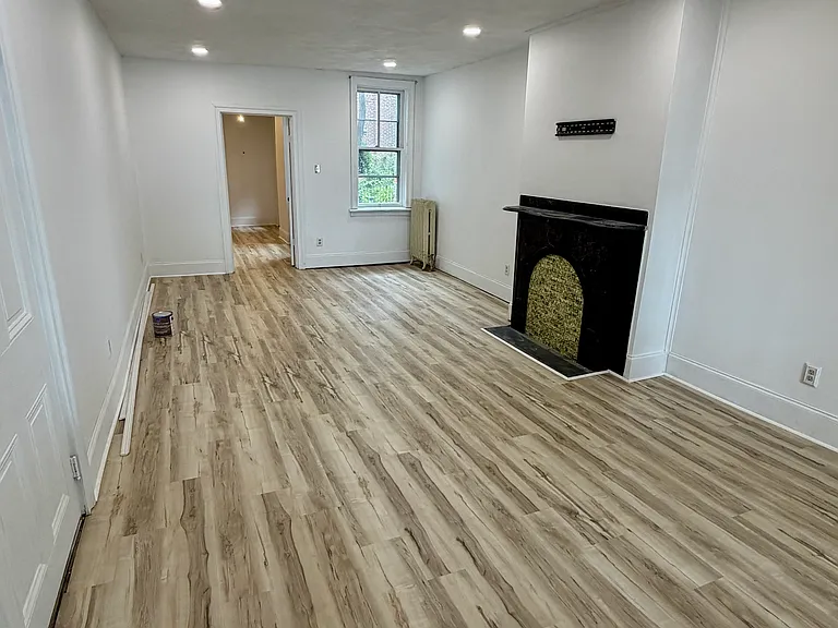 549 S Front St #A — Photo 12