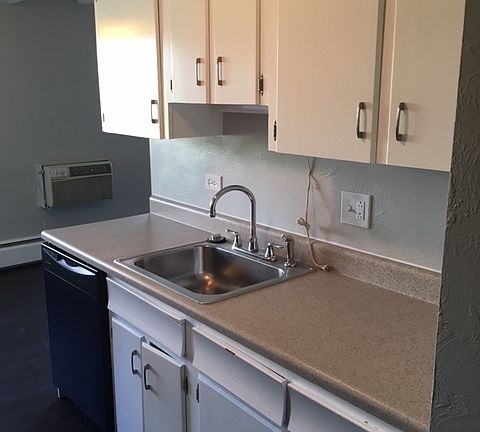 2nd image of 525 Penn St APT 304