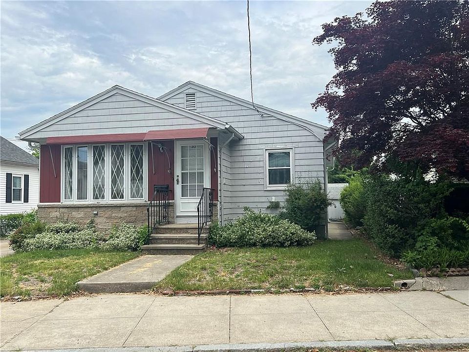 1st image of 33 Bolton Ave