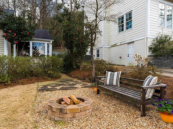 3rd image of 307 Ridge Rd