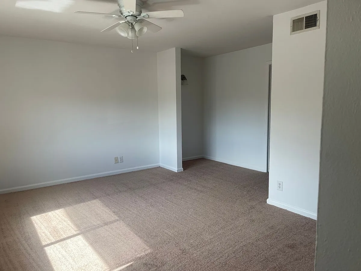 Building Photo - BWT - Brentwood Townhomes