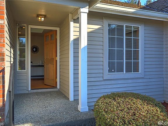 3rd image of 25624 Lake Wilderness Country Club Dr SE #C