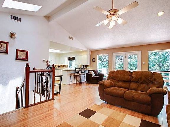 4th image of 8200 Woodcreek Dr