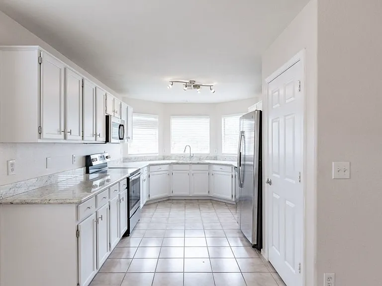 4460 E Verbena Dr — Photo 3