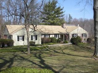 2158 Fox Creek Rd, Berwyn, PA 19312