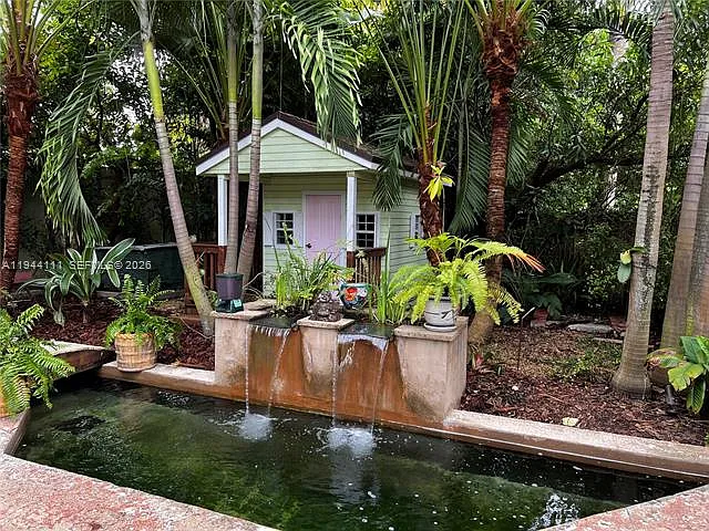 2301 S Miami Ave — Photo 42