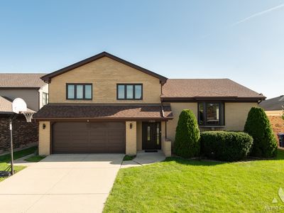 735 Yorkshire Ln, Des Plaines, IL, 60016