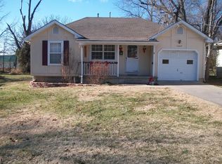 1467 S Oak Grove Ave, Springfield, MO 65804