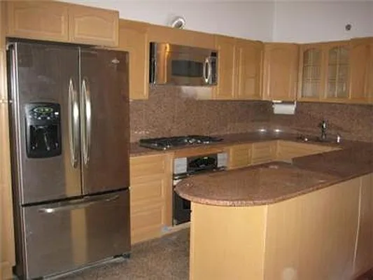 Sold by R New York | media 2