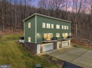 13537 Hanging Rock Ln, Lovettsville, VA 20180