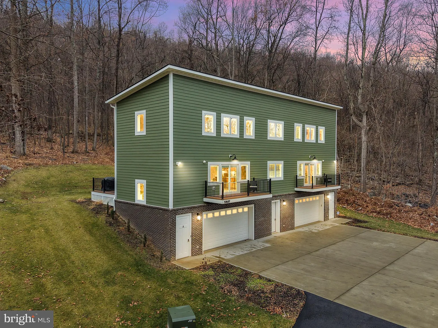 13537 Hanging Rock Ln photo 1