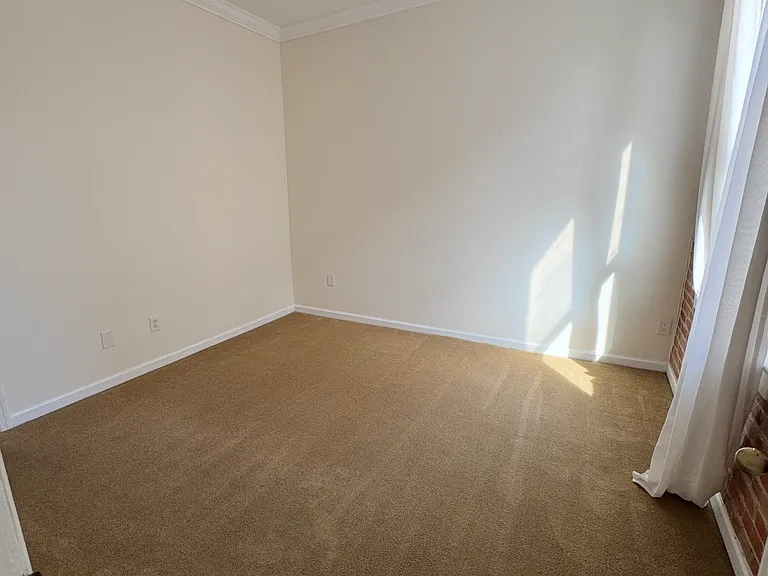 304 N Front St #P — Photo 6