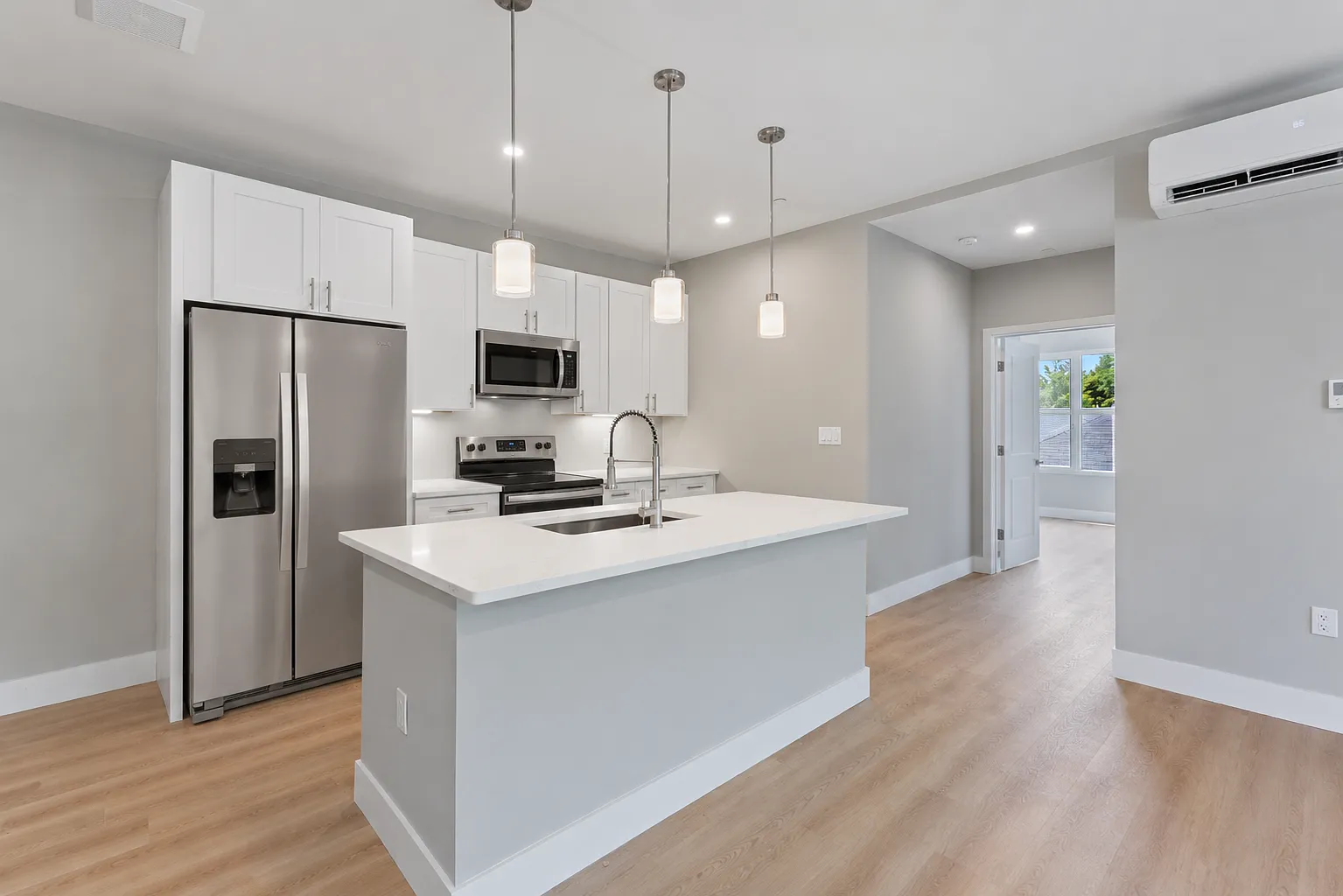 2 bed, 1035 sqft, $3,630 — Photo 2