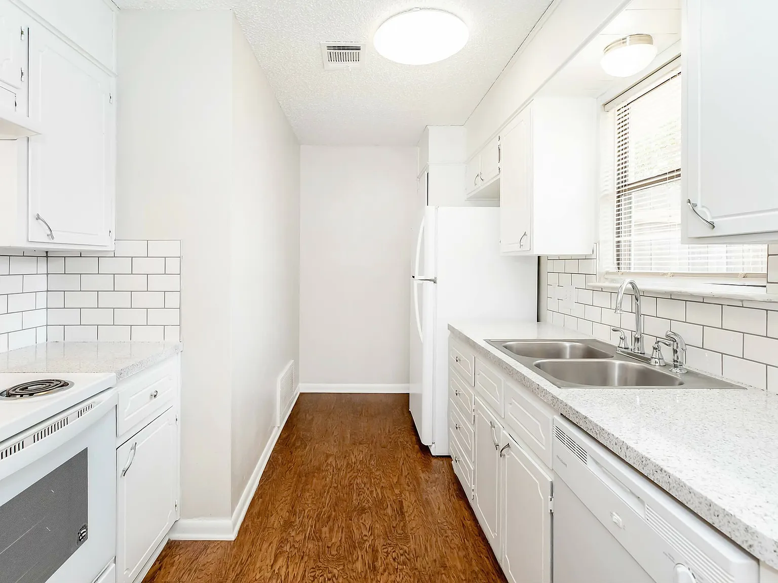 The Hunnington Townhomes — Photo 2