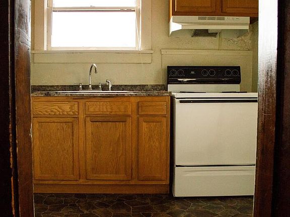 2nd image of 407 Clinton St #1W