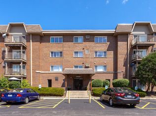 2300 Beau Monde Ter APT 108, Lisle, IL 60532