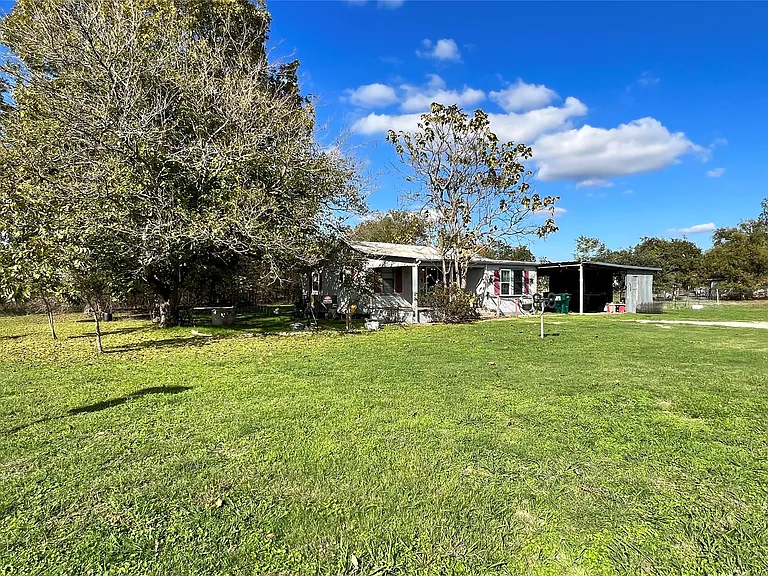 1621 FM 431 — Photo 20