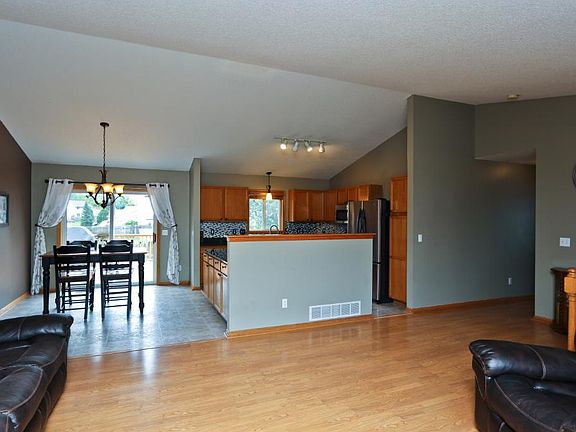 5th image of 354 Parkview Ln S