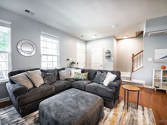 4th image of 8140 Creekside Village Dr