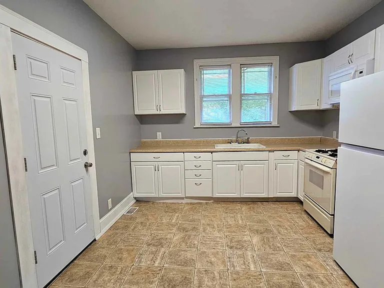 2408 Franklin St #1 — Photo 5