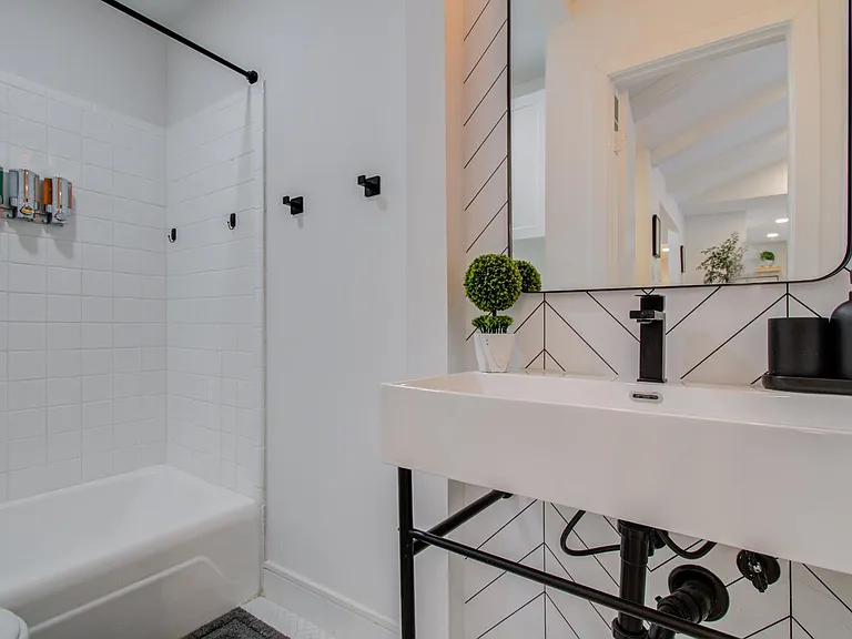 9219 Kempwood Dr — Photo 2
