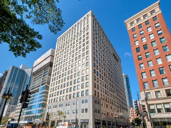 910 S Michigan Ave APT 704, Chicago, IL 60605