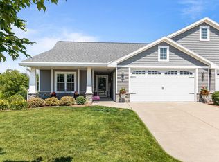 504 Maple Leaf Ct, Manitowoc, WI 54220