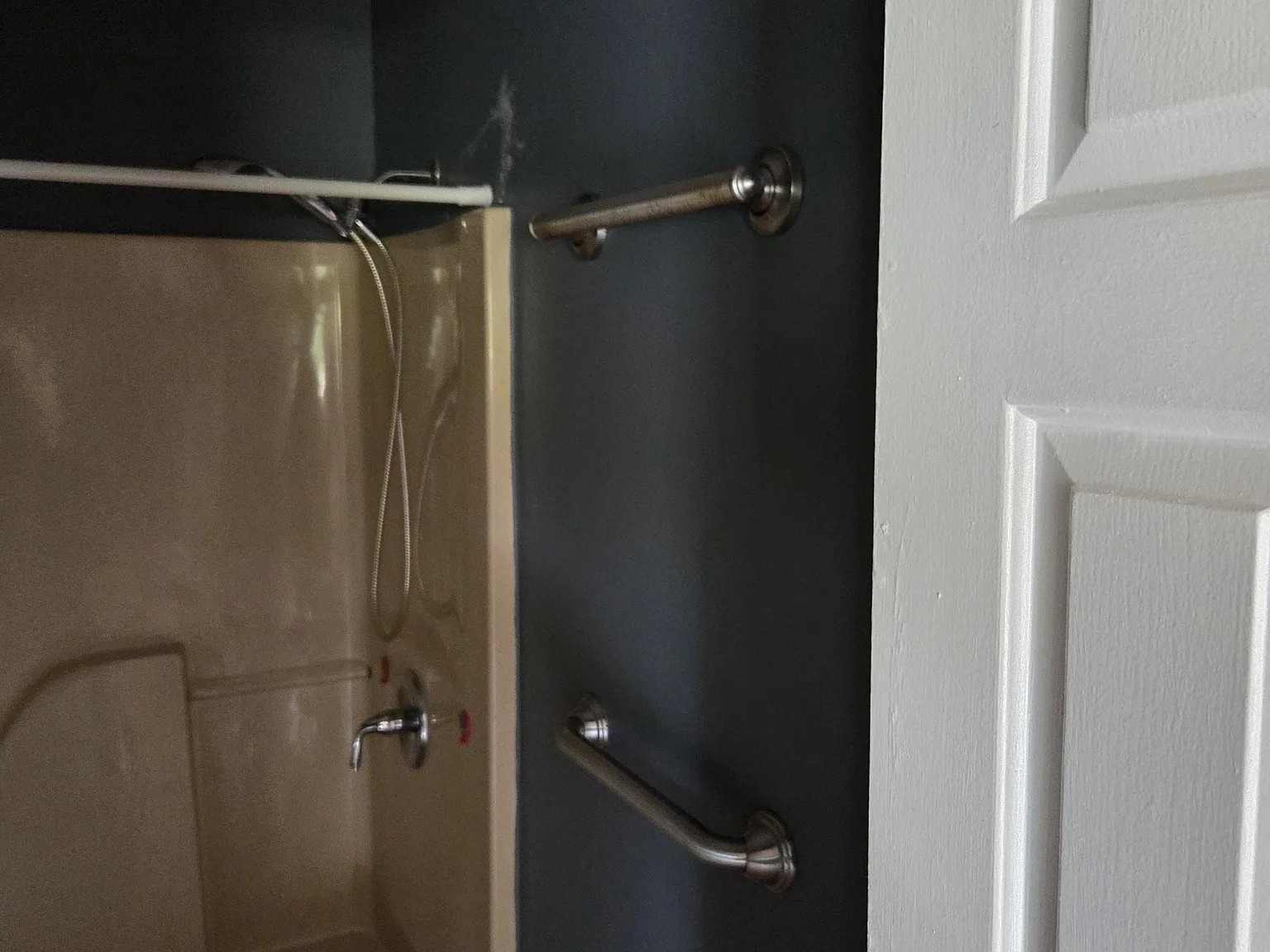 2 bed, 700 sqft, $1,200 — Photo 4
