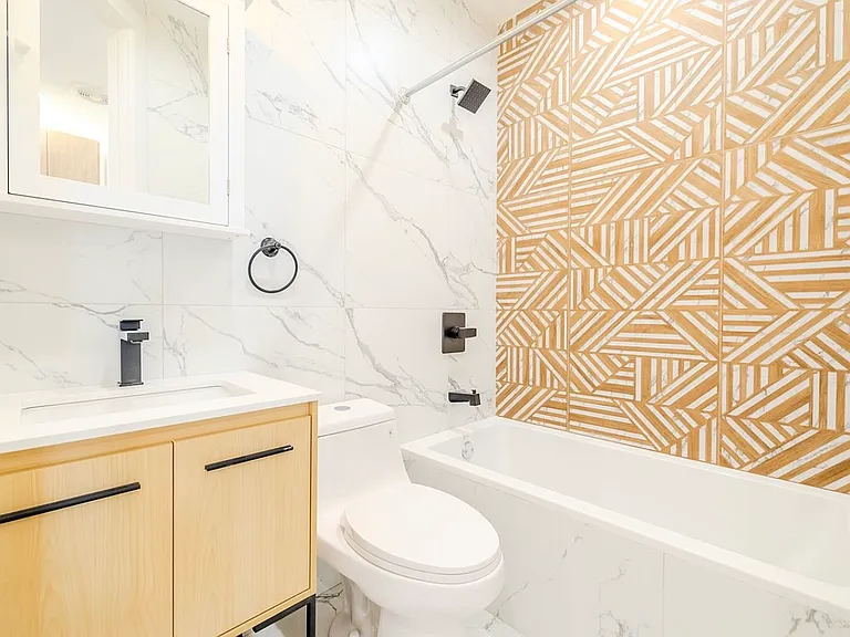 1468 Fulton St #2R — Photo 23