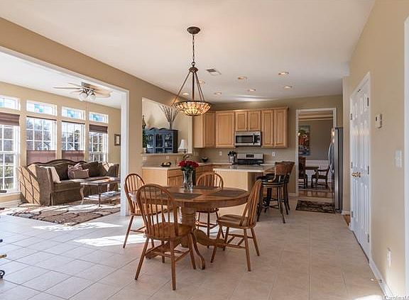 5th image of 149 Sundown Cove Dr