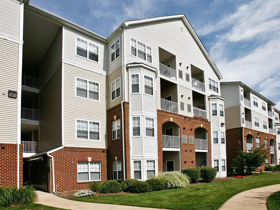 Reserve at Potomac Yard Apartments