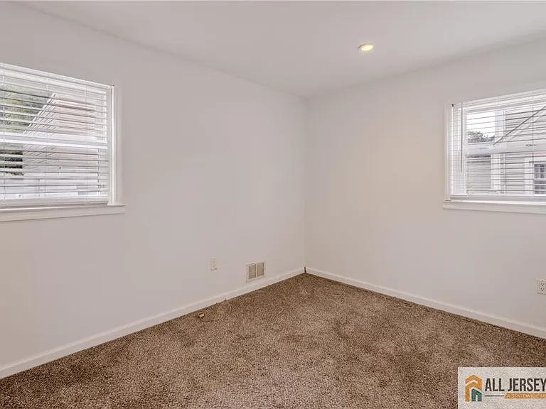 9 Haven Ter — Photo 14