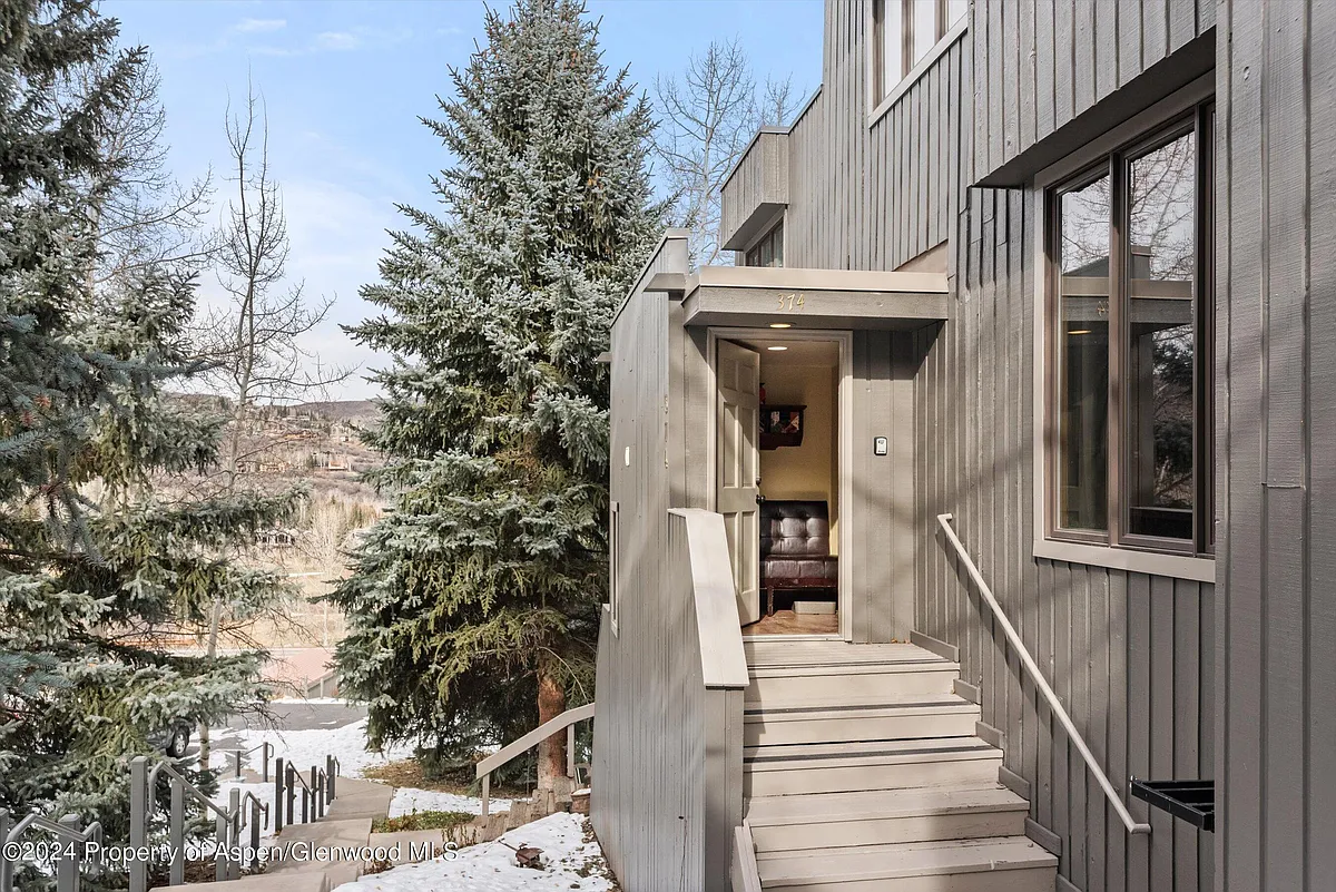 Building Photo - 374 Meadow Ranch Dr