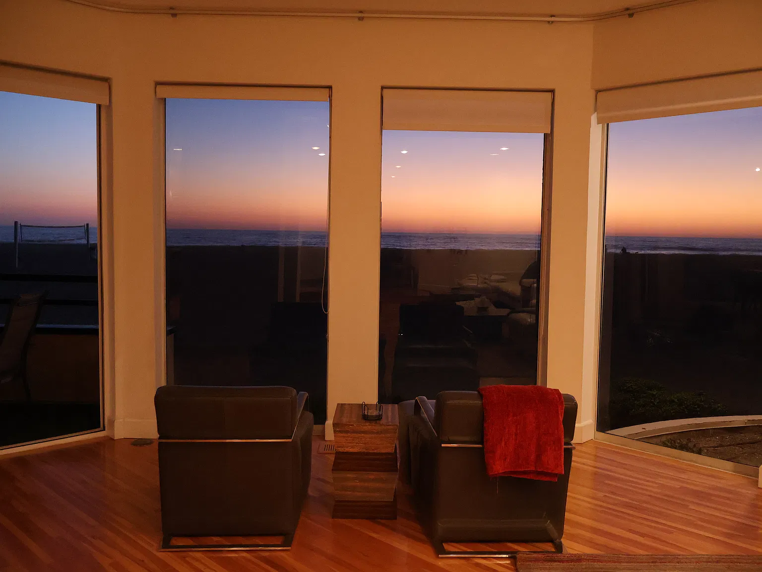 2 bed, 2.5 bath, 2346 sqft, $16,000 — Photo 4