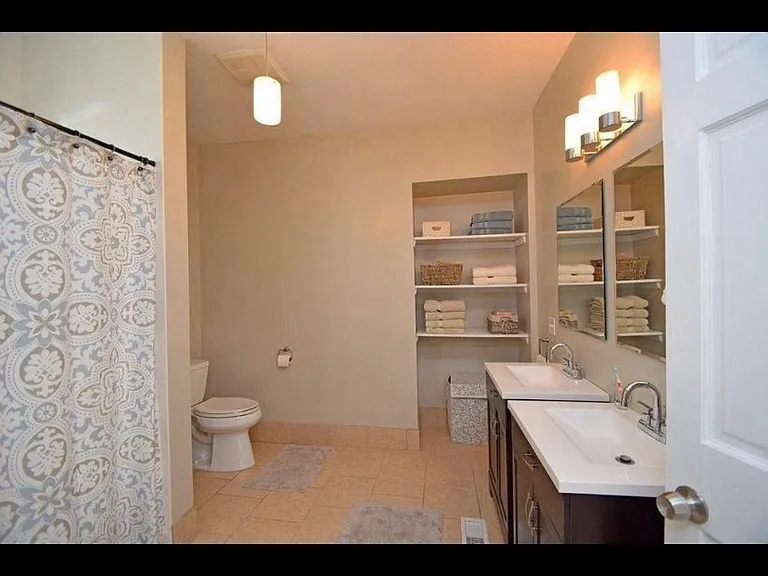 3116 Walworth Ave — Photo 10