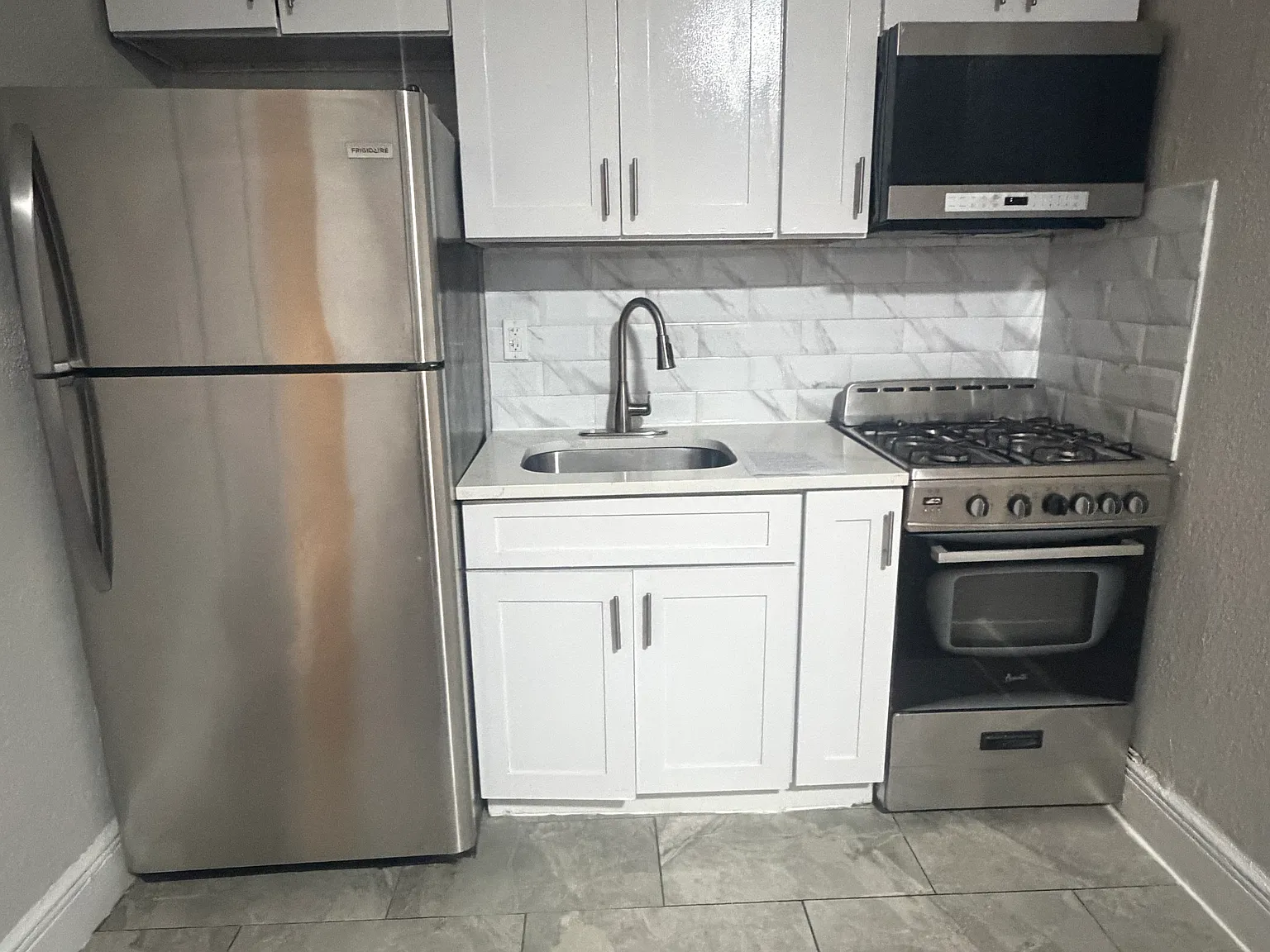 1 bed, 700 sqft, $1,895 — Photo 2
