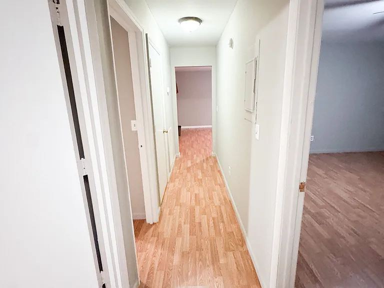 516 Goldensand Ln — Photo 8